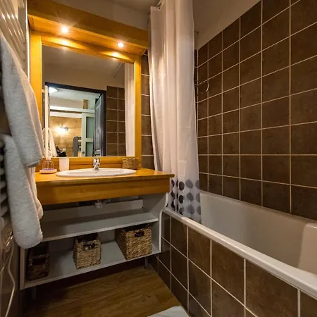 For 4 - 6 People In Apartment Albiez-Montrond