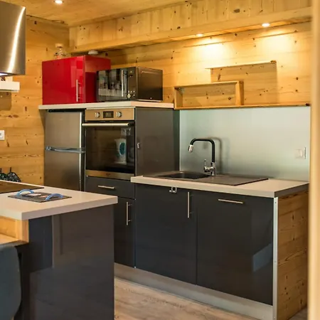 For 4 - 6 People In Albiez-Montrond