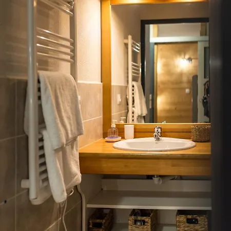 For 4 - 6 People In Apartment Albiez-Montrond
