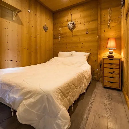 For 4 - 6 People In Albiez-Montrond