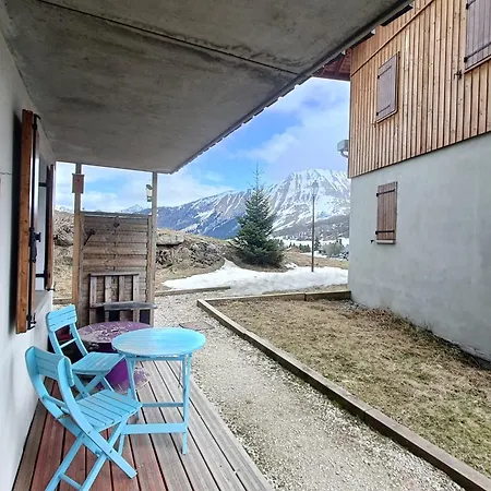 Apartment For 4 - 6 People In *